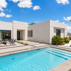 Aria • Fully-Fenced Pool & Hot Tub, Luxury Design