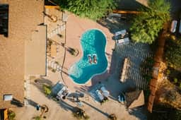 High Desert Paradise • 5-Acres, Pool, Spa, Views! - Image 4