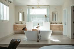 La Grange • 10-Acres, Pool, Spa, Western Luxury - Image 3