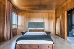 PauseHouse PM • Romantic Luxe Cabin with Hot Tub on 5-Acres - Image 4