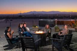 Winters Haven · 2.5 Acres, Spa, PingPong, SoakPool - Image 4