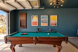 Gatherwell - 6-Acres, Pool & Spa, Hilltop Views - Image 4