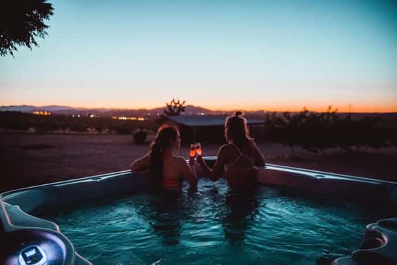 The Moondance • 2.5 Acres, Sweeping Views, Hot Tub - Image 1