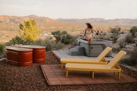 Mandarin Escape • Retro Dream, Rooftop Deck, Spa - Image 1