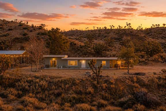 Pipes Canyon Homestead • Privacy, Epic Views, Spa - Image 1