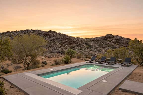 Roadrunner Ridge - Pool & Spa, 5 Acres w Boulders - Image 1
