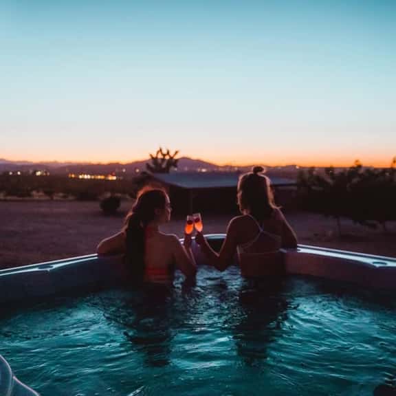 The Moondance • 2.5 Acres, Sweeping Views, Hot Tub - Image 1