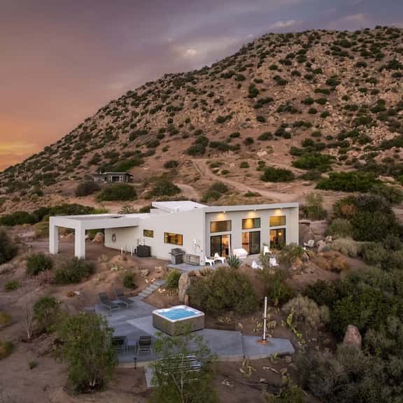 Heaven's View • Pioneertown Luxury, Spa, Views! - Image 1