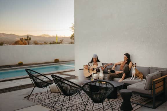 Aria • Fully-Fenced Pool & Hot Tub, Luxury Design - Image 5