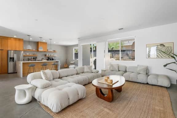 Aria • Fully-Fenced Pool & Hot Tub, Luxury Design - Image 3