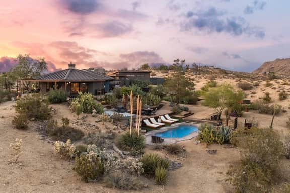Botanicals • Pool, Hot Tub, Mini Golf, Fire Pit - Image 2
