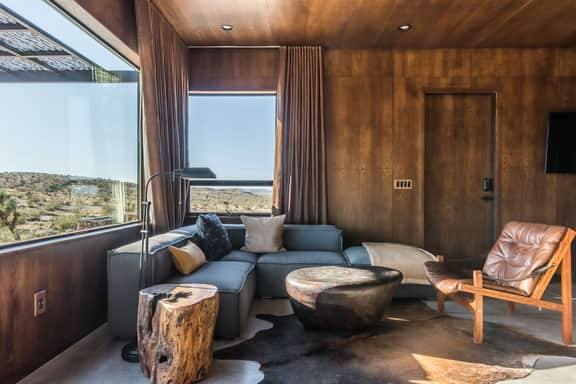 PauseHouse PM • Romantic Luxe Cabin with Hot Tub on 5-Acres - Image 3