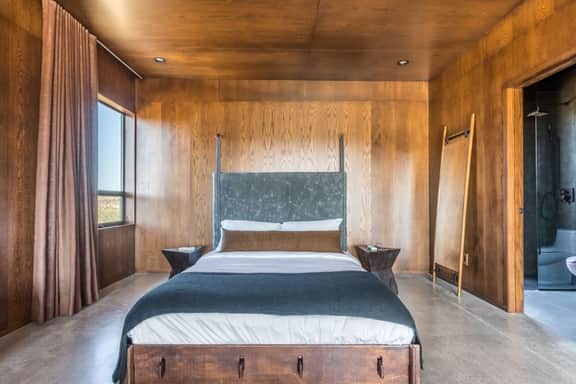 PauseHouse PM • Romantic Luxe Cabin with Hot Tub on 5-Acres - Image 4