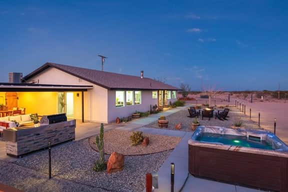 Winters Haven · 2.5 Acres, Spa, PingPong, SoakPool - Image 2