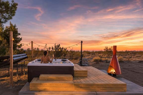 Flamingo Social Club • Boutique Luxury, Romantic Hot Tub with Fireplace - Image 2