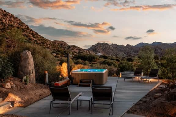 Heaven's View • Pioneertown Luxury, Spa, Views! - Image 3